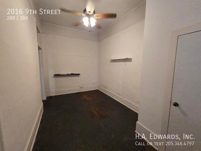 Building Photo - 2016 9th St