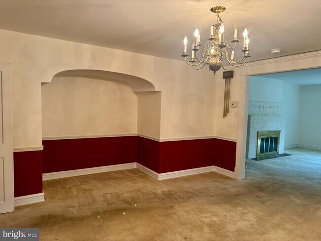 Building Photo - 8235 Brookside Rd