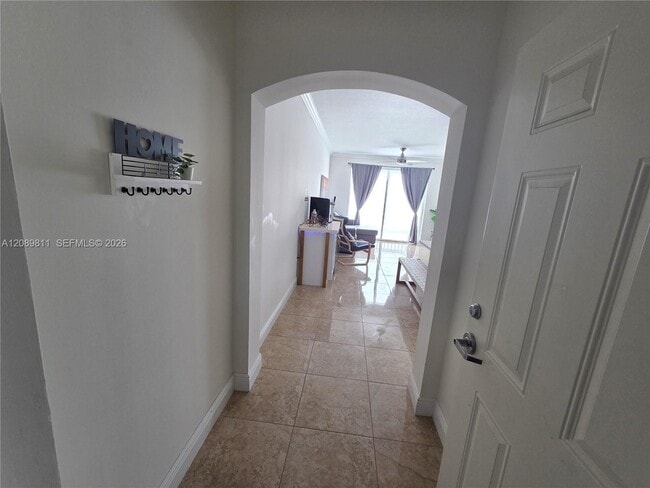 Building Photo - 9172 Collins Ave