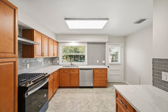 Building Photo - 5109 Nina Lee Ln