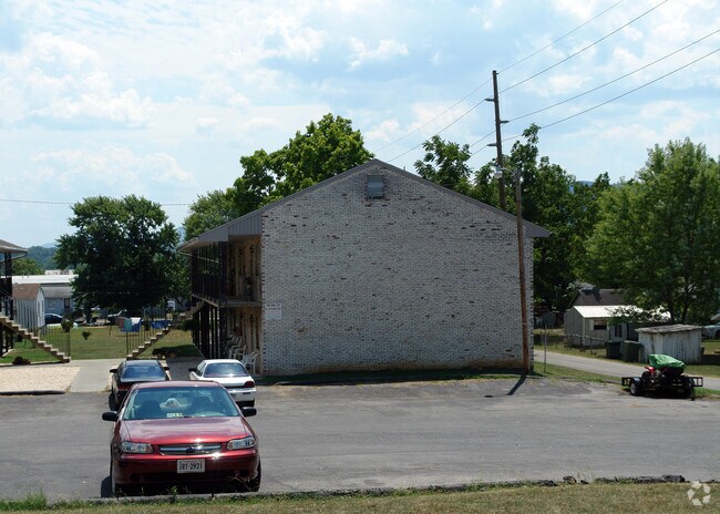 Building Photo - 718 6th St