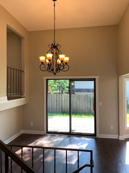 Building Photo - 810 73rd Way