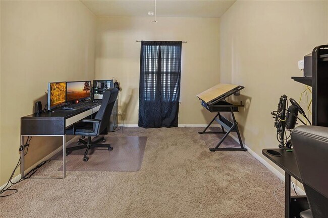 Building Photo - 6939 Hazelnut Ln