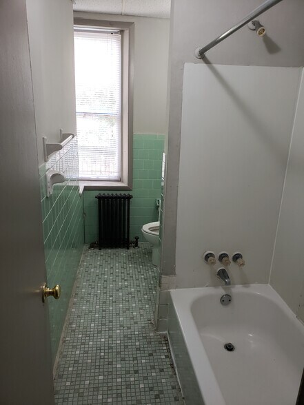 Building Photo - 1505 Vermont Ave NW