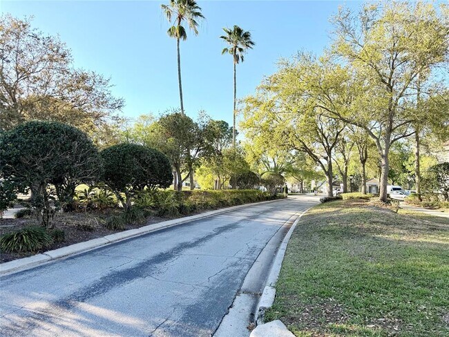 Building Photo - 13827 Fairway Island Dr