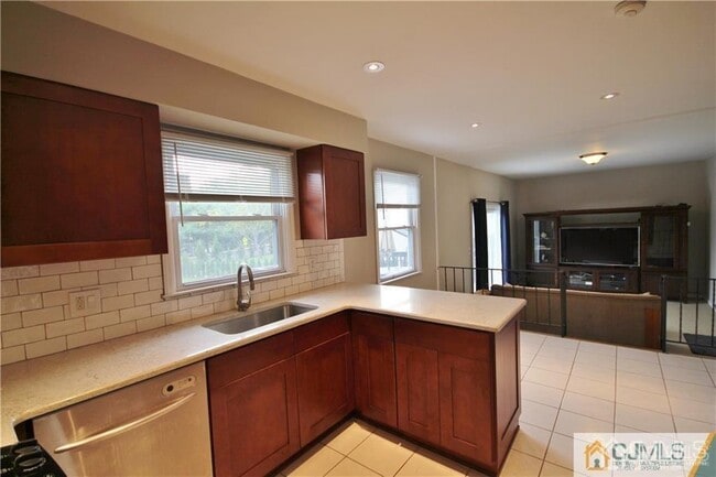 Building Photo - 14 Everton Dr