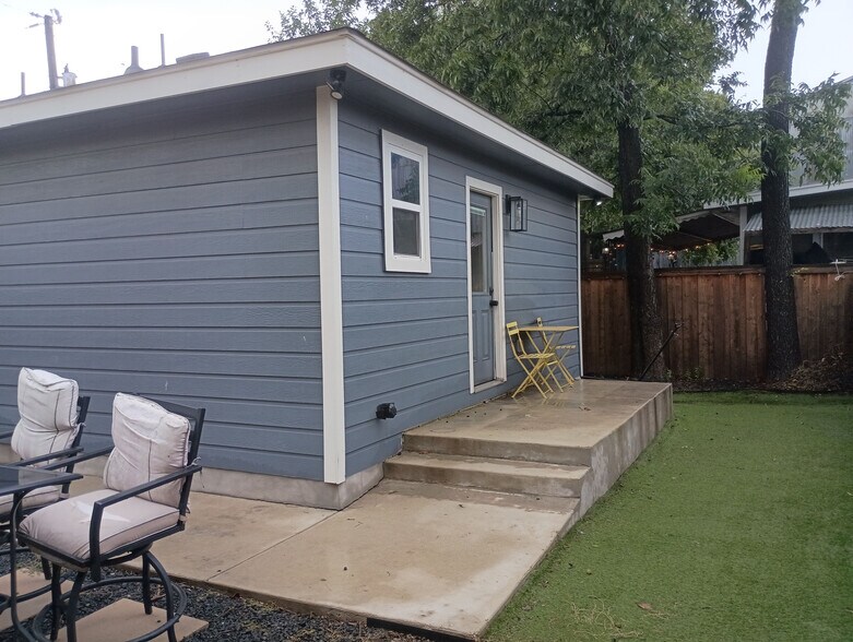 Building Photo - Room in House on Mississippi