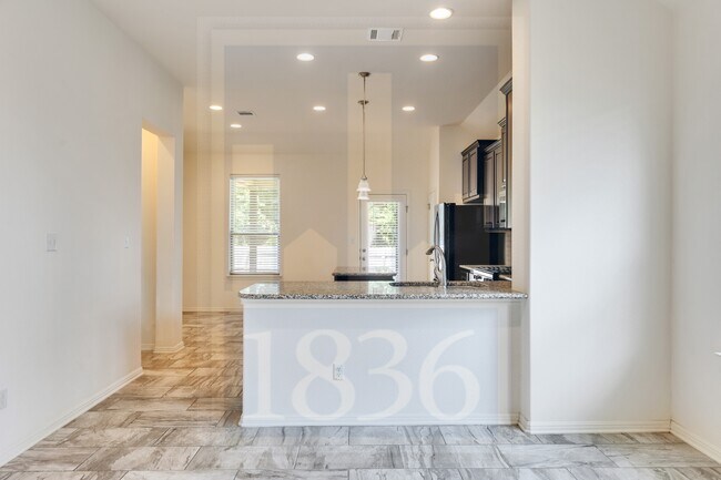Building Photo - 872 Centerra Hills Cir