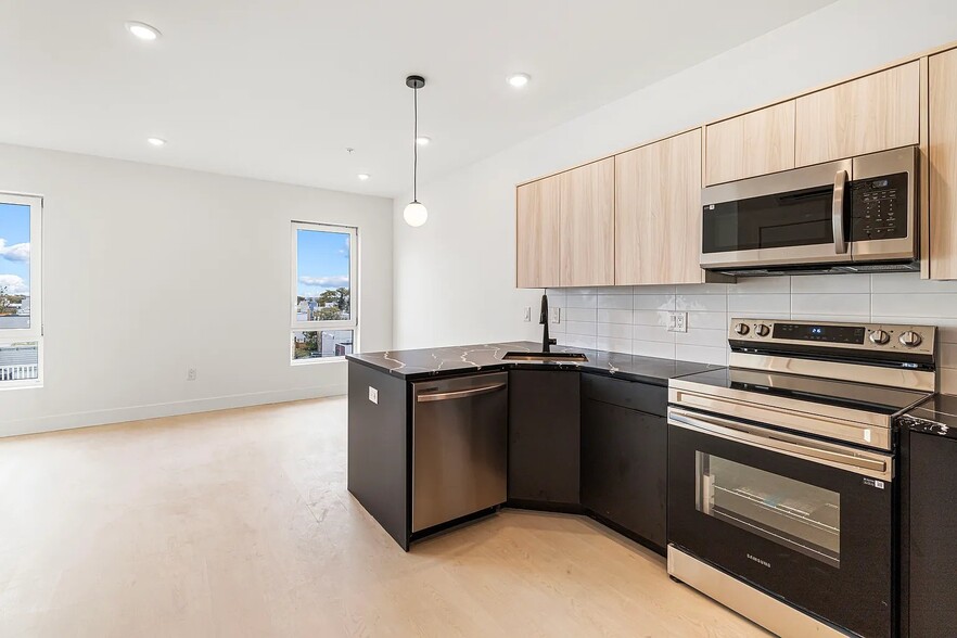 Building Photo - 2139 N 10th St