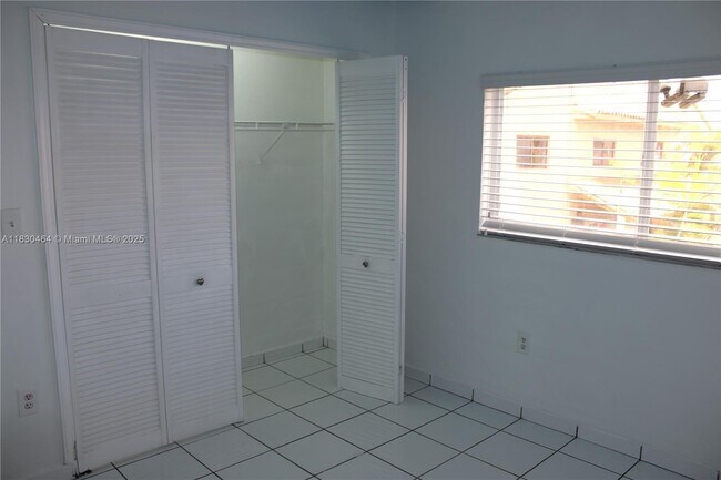 Building Photo - 2895 W 76th St