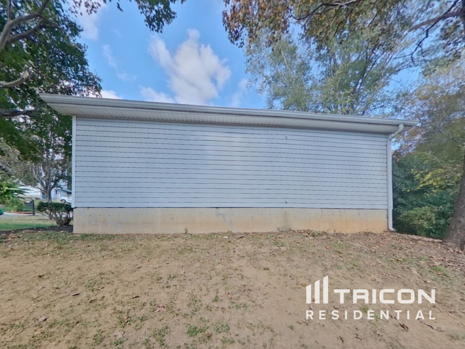 Building Photo - 2916 Vestal Pl