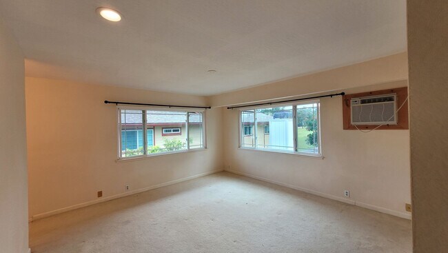 Building Photo - Spacious 5 Bedroom 3 Bath Duplex House w/ 2 car Garage and Gated Driveway in Mililani
