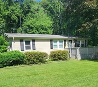 Building Photo - Cozy 3 Bedroom Rambler Nestled on a large property