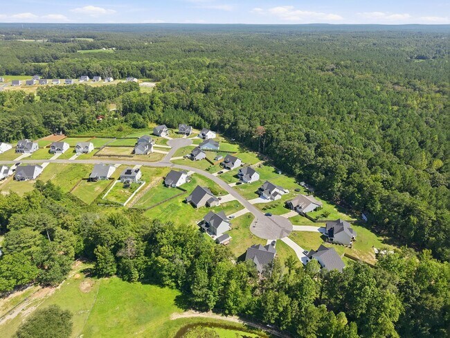 Building Photo - 233 Forester Dr
