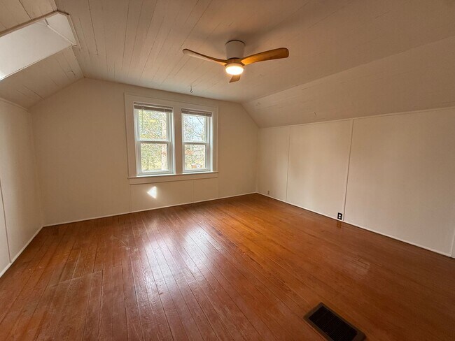 Building Photo - 4676 Sevierville Rd