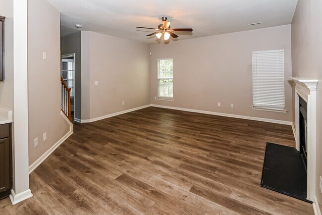 Building Photo - 9740 Faires Farm Rd