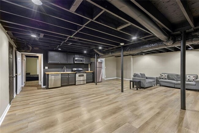 Building Photo - 1246 Elgin Way