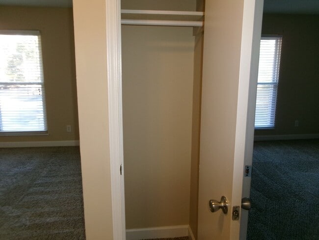 Building Photo - 2 bedroom, 1 bath condo in downtown Conway