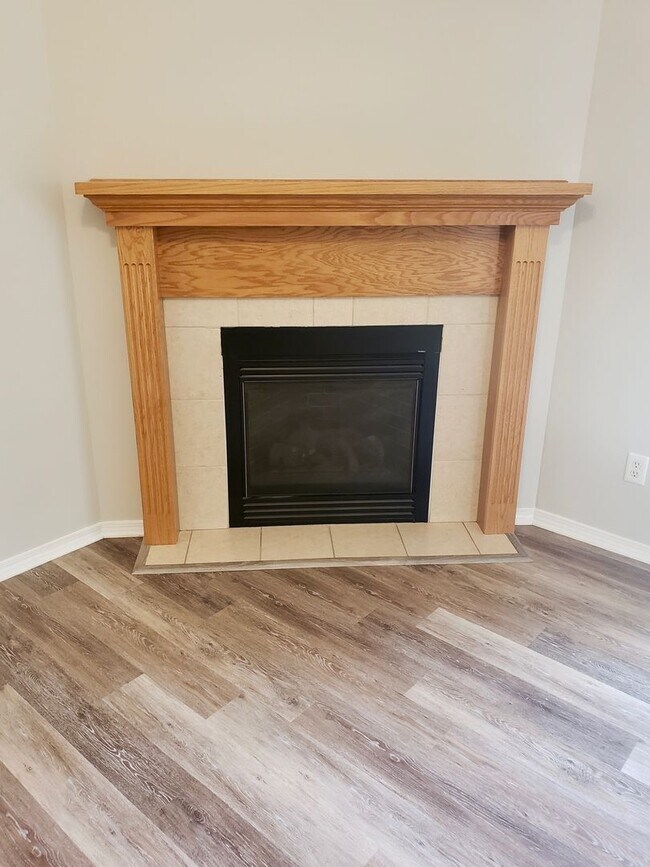 Building Photo - Great South East Location...East Battlefield & 65 Area