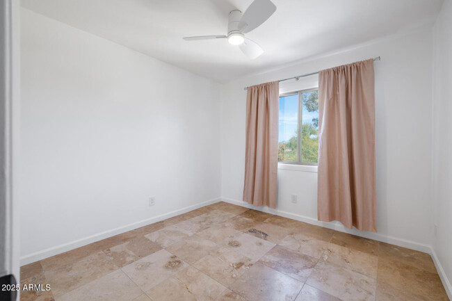 Building Photo - 7920 E Keim Dr