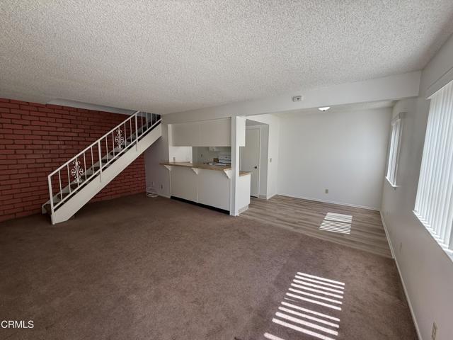 Building Photo - 752 W Hemlock St