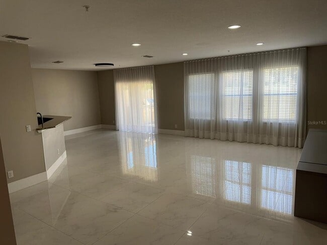 Building Photo - 2091 Bent Grass Ave