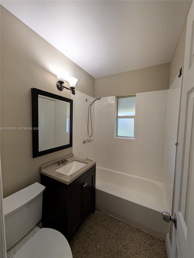 Building Photo - 1029 SW 22nd St