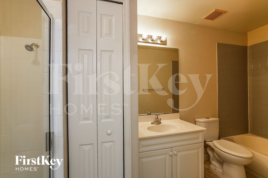 Building Photo - 4302-4312 12th St W