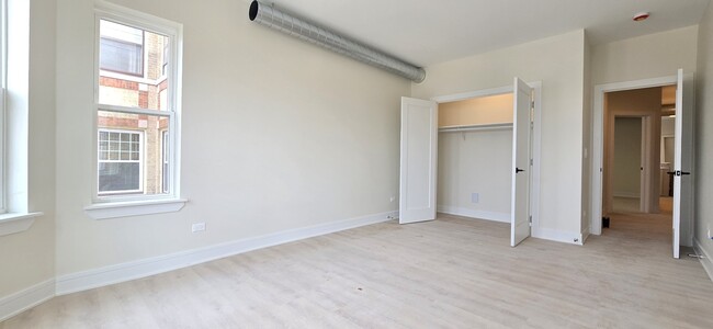 Building Photo - 432 S Maple Ave