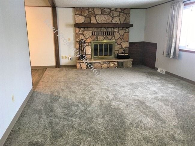 Building Photo - 3 Bedroom 2 Bath Pet Friendly House for Rent