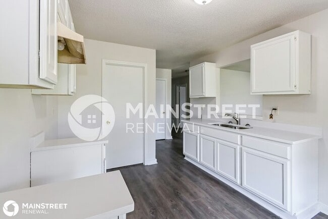 Building Photo - 3755 Kerwin Dr