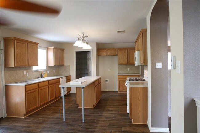 Building Photo - 525 Grey Feather Ct