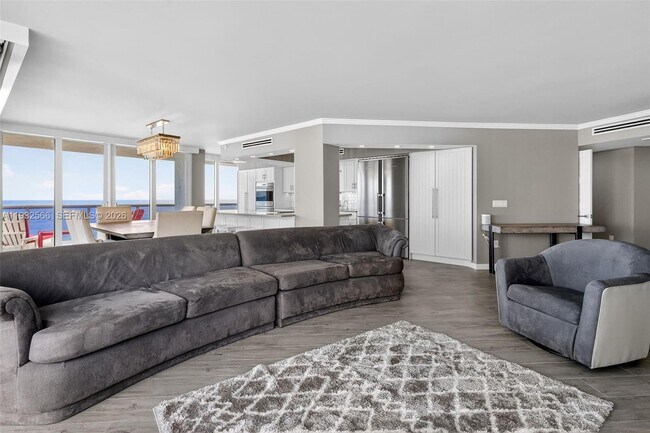 Building Photo - 16711 Collins Ave