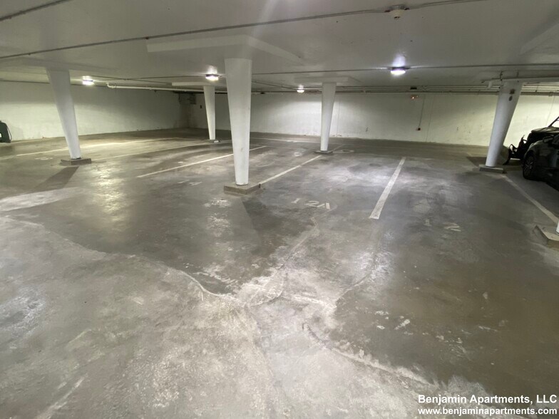 Building Photo - 334 Harvard St