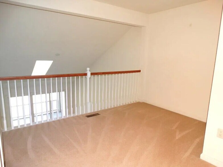 Building Photo - 1169 Hammon Ave