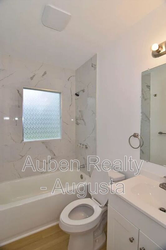 Building Photo - 601 Jefferson Dr