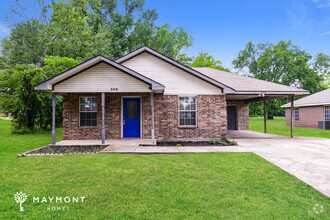 Building Photo - 3 Bedroom Brick Home in Terrell, TX