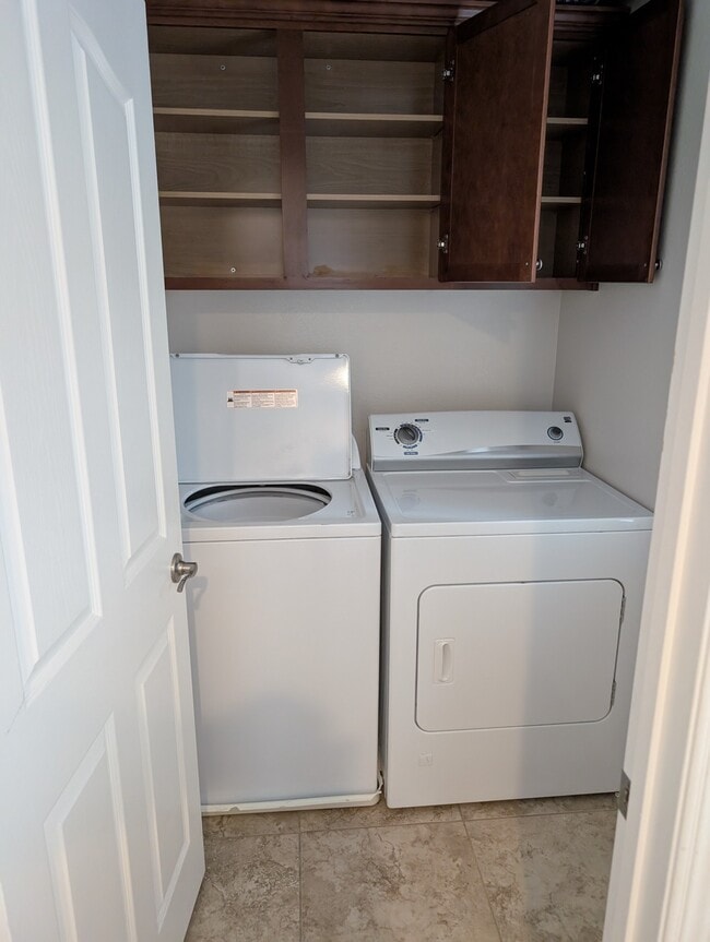 Building Photo - 71 Sevilla Heights Dr