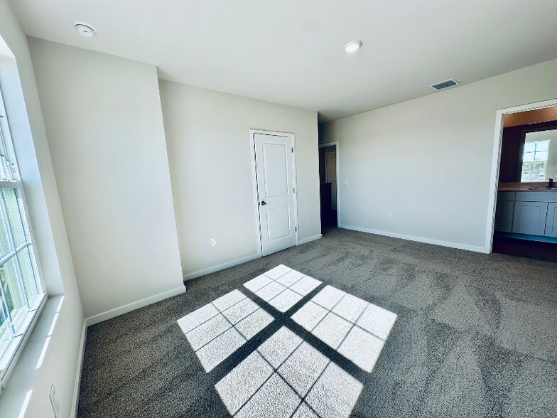 Building Photo - 8459 Everly Preserve Dr