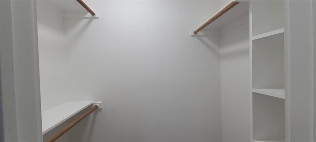 Building Photo - 1723 Lakeway Blvd