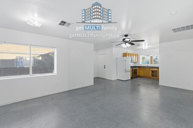 Building Photo - 1228 E Apache St