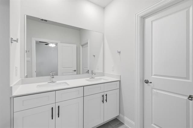 Building Photo - 1500 Lake District Dr