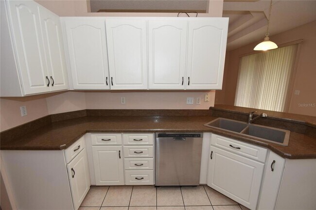 Building Photo - 33 Westridge Ln