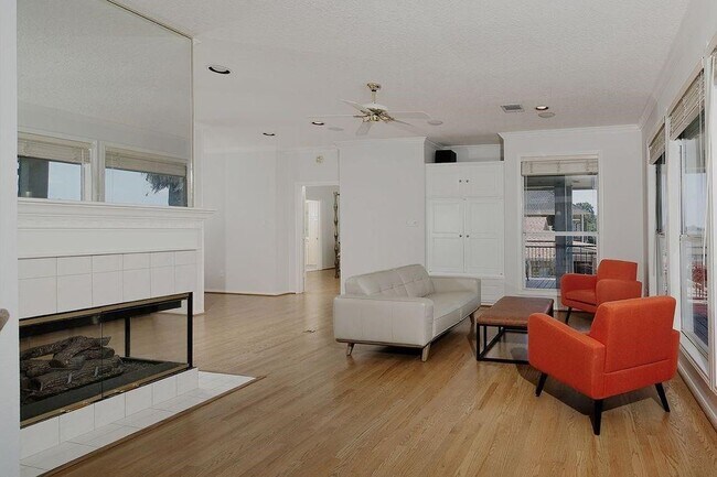 Building Photo - 12374 Lake Vista Dr