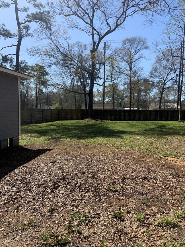 Building Photo - 10978 Youpon St