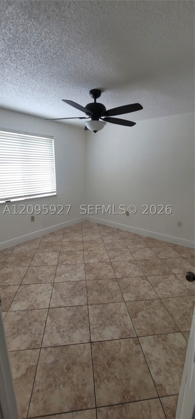 Building Photo - 3254 W 70th St