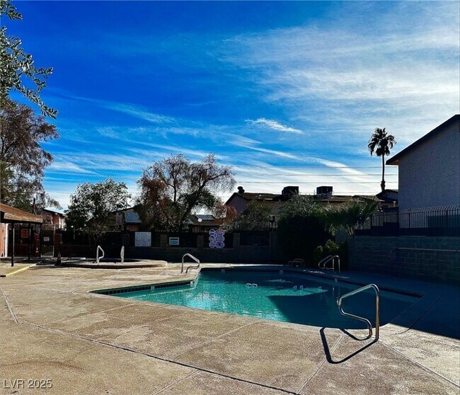 Building Photo - 4338 Caliente St