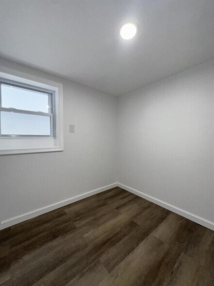 Building Photo - 220 Lafayette Ave