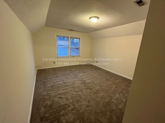 Building Photo - 4535 Dawnwood Dr