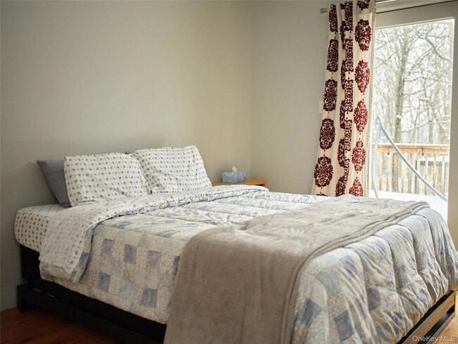 Building Photo - 285 Circle Rd